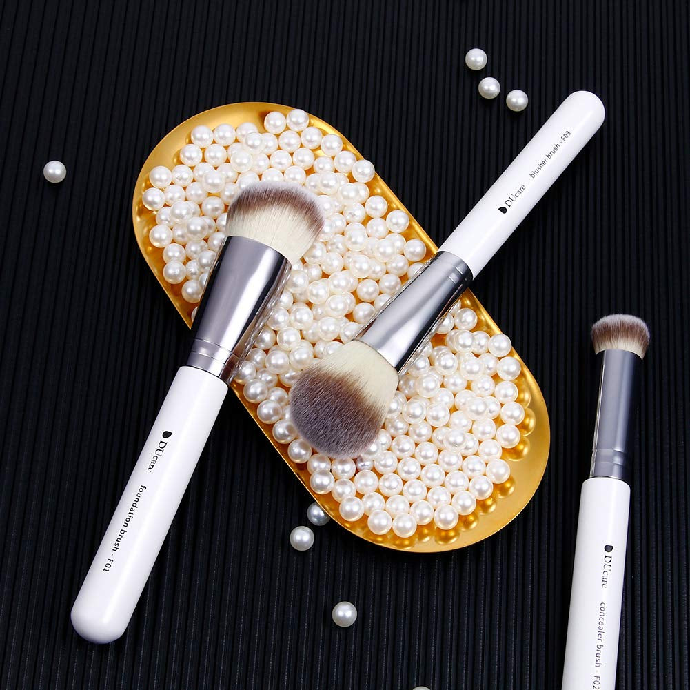 Makeup Brushes 3Pcs Foundation Contour Brush& Concealer Brush& Blusher Brush Face Kabuki Blush Bronzer Travel Buffing Stippling Contour Liquid Blending Makeup Brush Set White