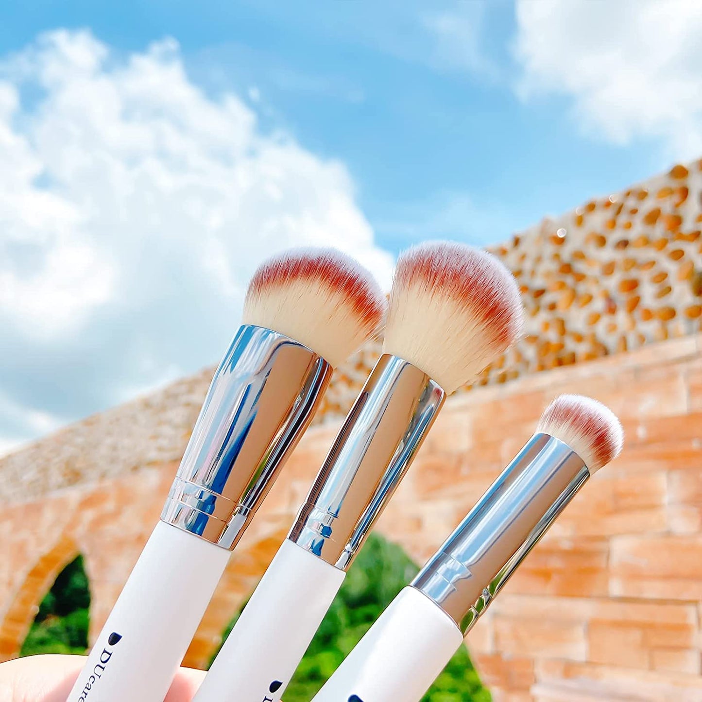 Makeup Brushes 3Pcs Foundation Contour Brush& Concealer Brush& Blusher Brush Face Kabuki Blush Bronzer Travel Buffing Stippling Contour Liquid Blending Makeup Brush Set White