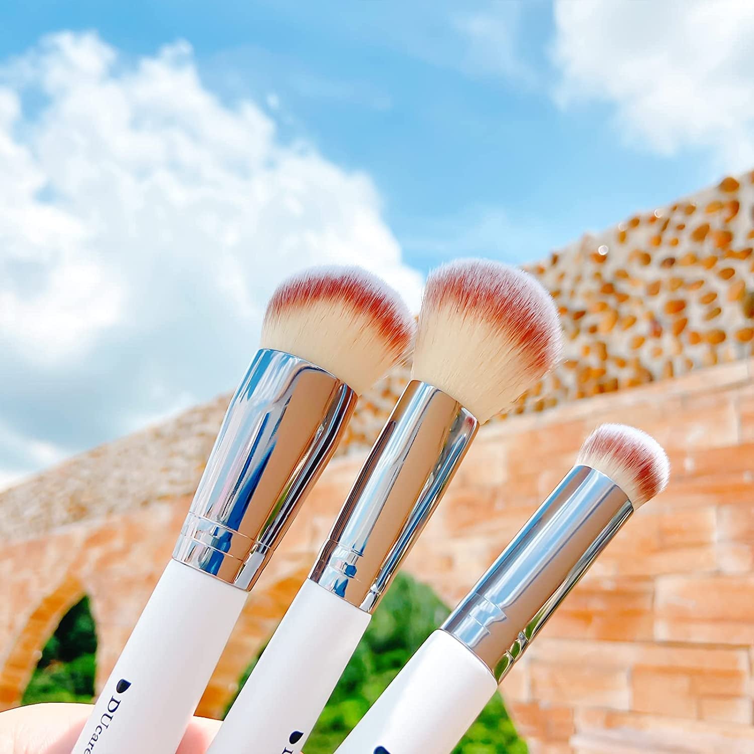 Makeup Brushes 3Pcs Foundation Contour Brush& Concealer Brush& Blusher Brush Face Kabuki Blush Bronzer Travel Buffing Stippling Contour Liquid Blending Makeup Brush Set White